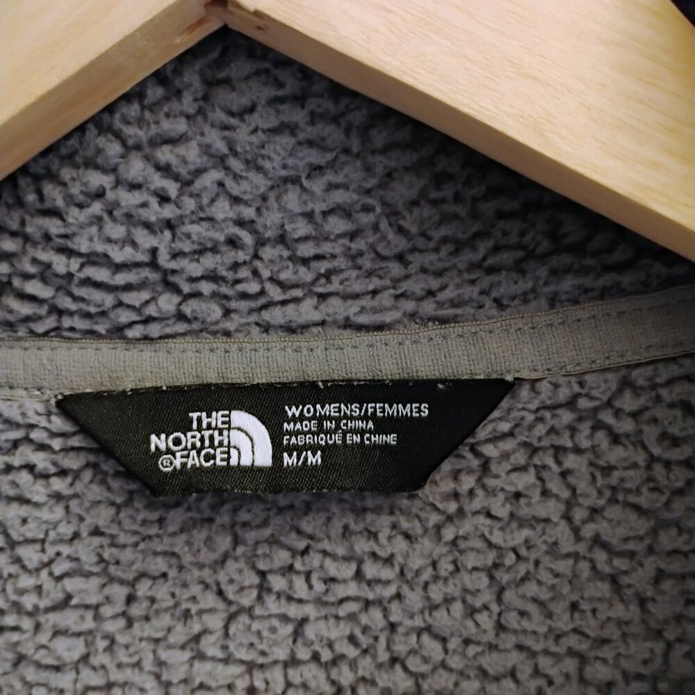 The North Face Women's Osito 2 Jacket - Grey Silken Sherpa Fleece - Picture 4 of 16